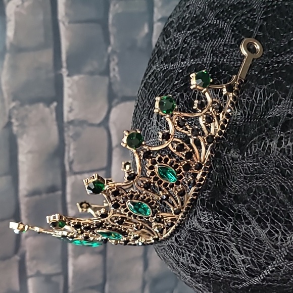 Elegant Metal Gold Tiara with Green & Black Rhinestone Accents - Picture 5 of 12